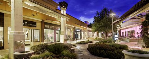 the stores at la cantera